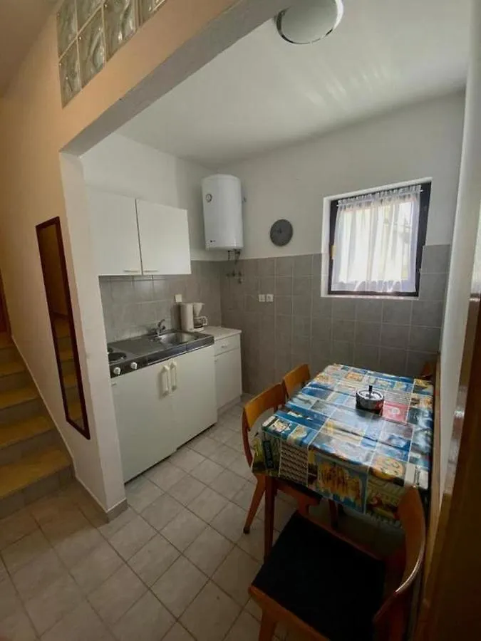 Διαμέρισμα Apartmani Idea Jadranovo