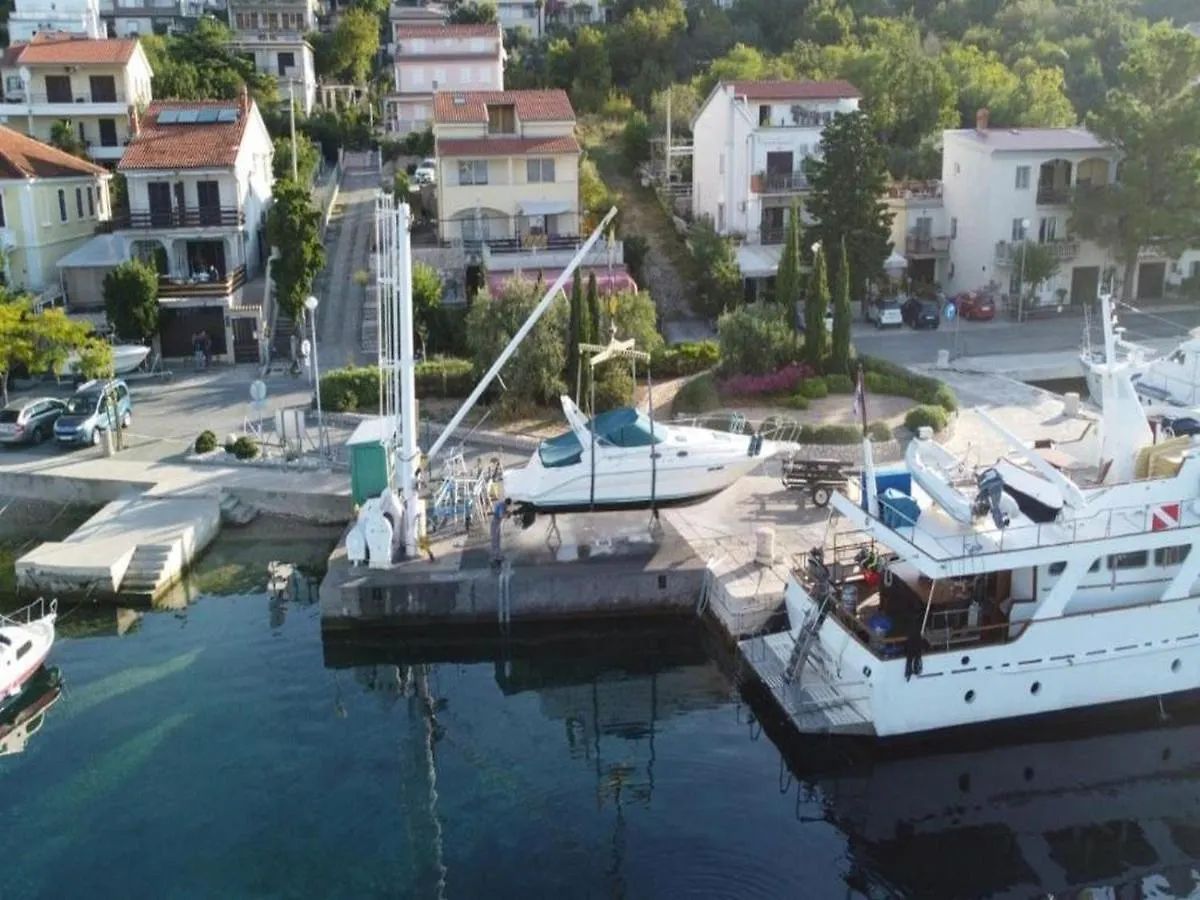 Διαμέρισμα Apartmani Idea Jadranovo